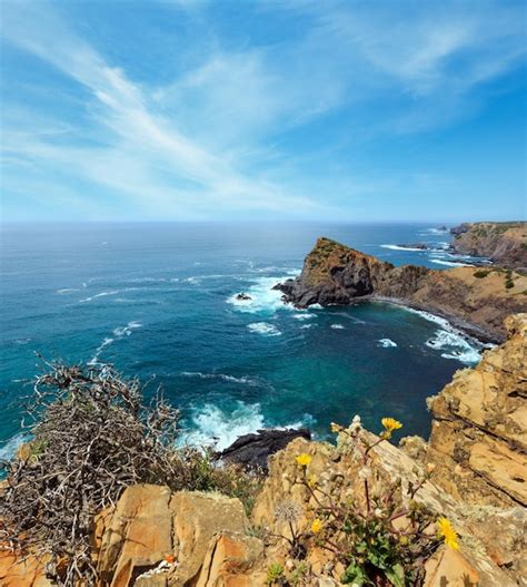 Premium Photo Summer Atlantic Ocean Rocky Coastline Algarve Portugal