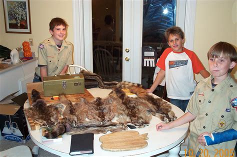 how to make a coonskin cap
