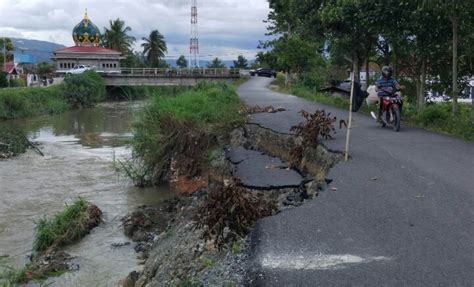 Baru Dibangun Jalan Senilai Rp Milyar Di Sungaipenuh Amblas