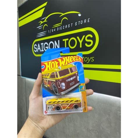 Xe mô hình Hot wheels Basic tỉ lệ nhiều mẫu Saigontoys Shopee Việt Nam