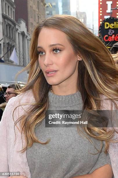 hannah davis model net worth