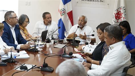 Ministro Ngel Hern Ndez Socializa Con Directores Regionales Y