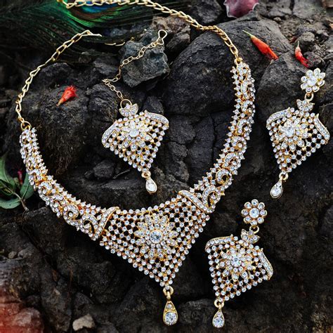 Choker Necklaces- Buy Stunning Collections of Choker Necklaces |Sukkhi ...