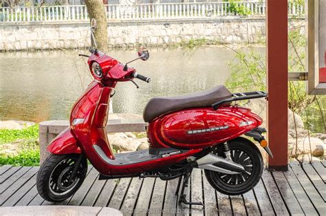 Eec Coc Model Js2a 2 4000w Electric Scooter Popular For Europe Market