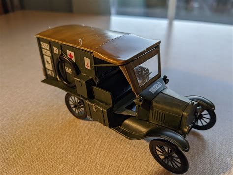 Revell Ford Model T Ambulance Ready For Inspection Armour