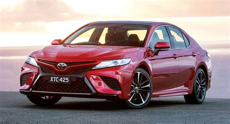 Toyota Camry Tembusi Pasaran Australia L Hibrid Dan L V