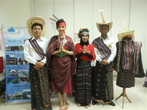 nama pakaian adat nusa tenggara timur Adat kalimantan pakaian dayak