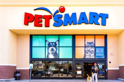 Petsmart Photos Stock Photos Pictures And Royalty Free Images Istock