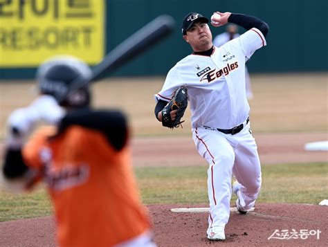 4712일 만에 대전구장 마운드 밟은 류현진 “크게 달라진 것 없어개막 준비는 순조롭다”｜스포츠동아