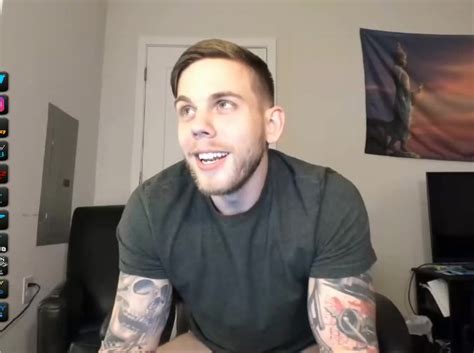 BEAUTIFUL GAY MEN WITH HUGE ASS ThisVid