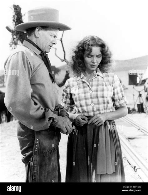 Duel In The Sun From Left Charles Bickford Jennifer Jones 1946