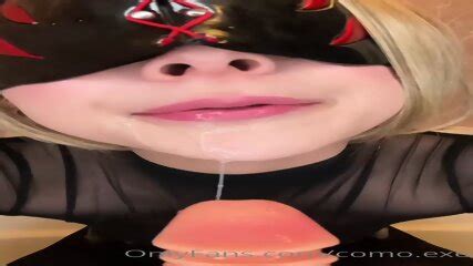Comonun Dildo Blowjob Complication
