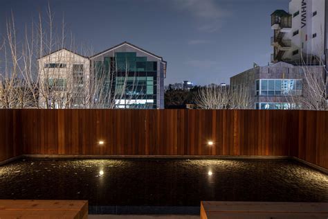 ISOI Flagship Store – THE FIRST PENGUIN