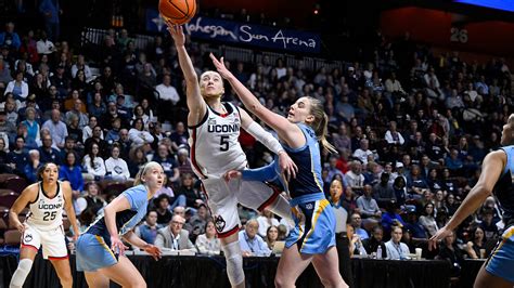 Bueckers Scores 27 Points And Short Handed Uconn Beats Marquette 58 29