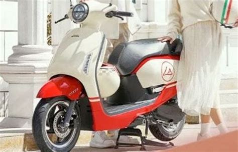 Honda Luncurkan Skutik Bergaya Retro Harga Lebih Murah Dari Vespa Dan