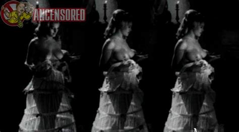 Naked Sylvia Sorrente In Castle Of Blood