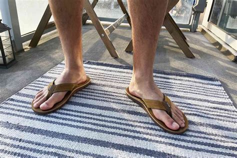 mens wearing flip flops