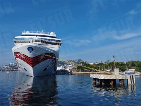 Llega a Acapulco el quinto crucero de la temporada con más de 2 mil