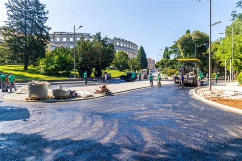 Foto Po Elo Asfaltiranje Starih Statuta Radovi Kasne Zbog Ki E A