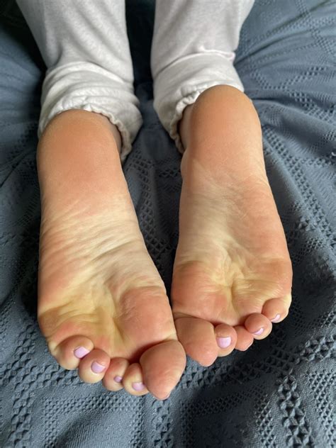 Perfect Soles Of Amateur Feet My Pink Cum Catchers Feetplaza