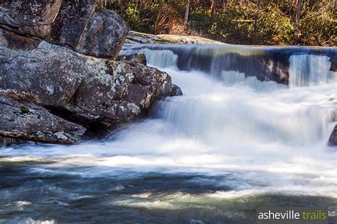 Linville Falls in Winter: hiking Linville Gorge winter waterfalls