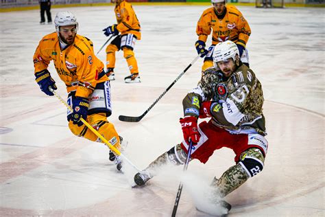 Eispiraten Trotz Derbyniederlage Mit Heimrecht In Den Playoffs