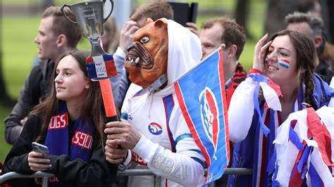 western bulldogs fans endured   day afl grand final drought