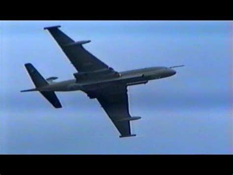 RAF Nimrod flight and a crash at Toronto show - YouTube | Fighter jets ...