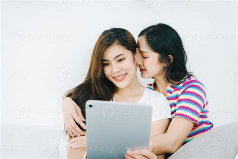 lgbtq, concepto lgbt, homosexualidad, retrato de dos mujeres asiáticas