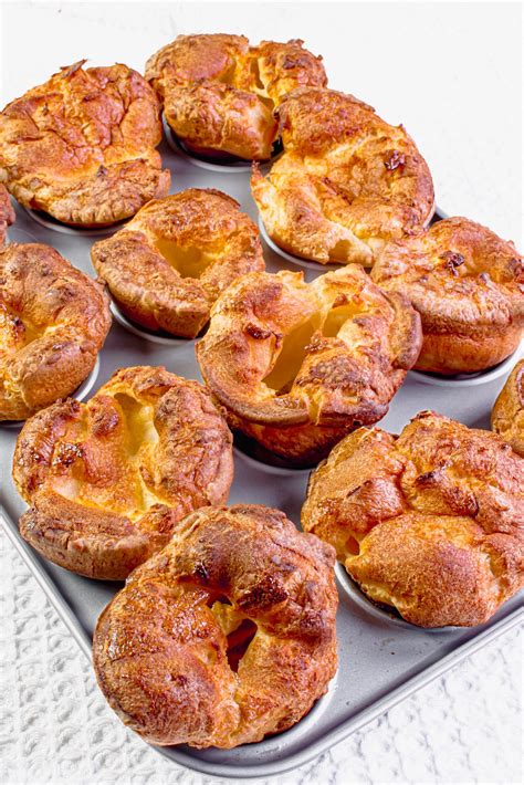 Easy Yorkshire Pudding Recipe Roast Dinner Hint Of Helen