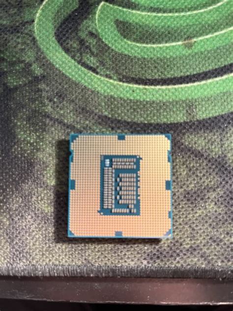 Intel i7-3770 + hladilnik Intel E97378-001