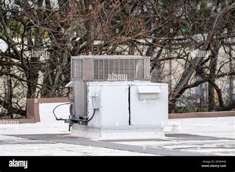 Rooftop Air Conditioner Hi Res Stock Photography And Images Alamy