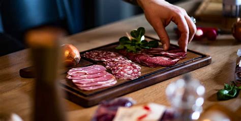 Académica imparte el curso Embutidos nutritivos a base de carne de