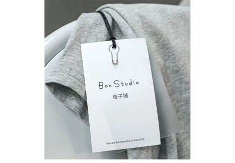 Custom Plastic Hang Tags For Fashion Brands I China Supplier