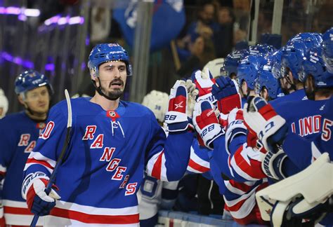 Chris Kreider disinterested in making Rangers history