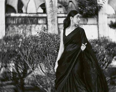 Mrunal Thakur Hot And Sexy Black Saree Photos Check Here Mrunal Sizzling Photos Know All About