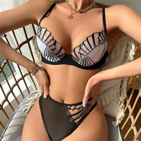 Latest Design Lingerie Manufacturing Women Sexy Hot Transparent Two Pieces Back Closure Bra