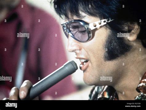 1970 elvis presley hi-res stock photography and images - Alamy