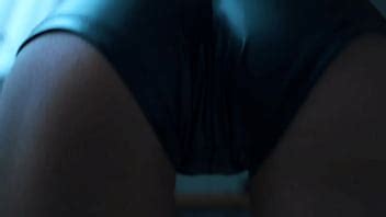 Puta Modela Sus Pantalones Cortos Mientras Seduce XVIDEOS