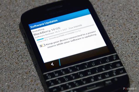 BlackBerry OS 10.2.1 update available, adds picture passwords, FM radio ...