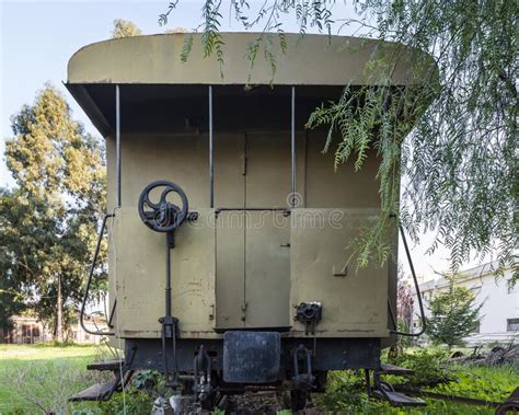 Vagón De Ferrocarril Reformado En La Antigua Estación Abandonada De