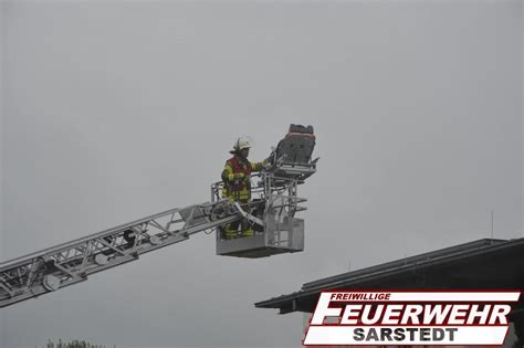 FF Sarstedt FF Sarstedt H0 Tragehilfe für Rettungsdienst mit DLK