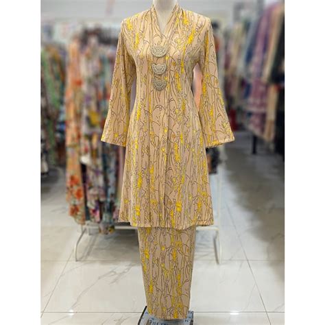 KEBAYA LABUH DANG ANUM CREPE NUDE YELLOW Shopee Malaysia