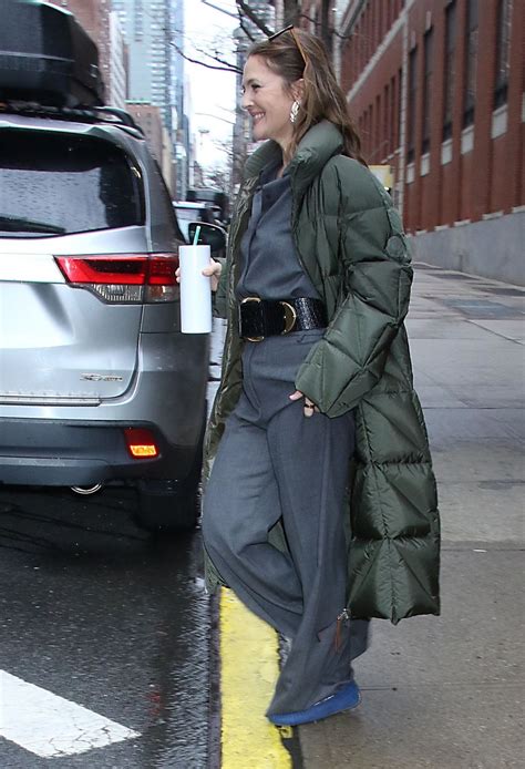 DREW BARRYMORE Arrives at CBS Studios in New York 01/09/2024 – HawtCelebs 