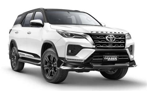 Toyota Fortuner phiên bản mới ra mắt gia tăng sức cạnh tranh với Ford