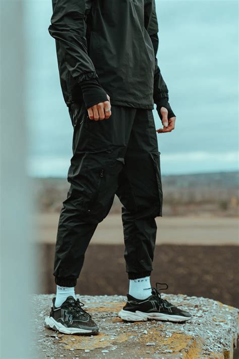 Мужские спортивные штаны джоггеры из черной плащевки OGONPUSHKA 8043179 ...