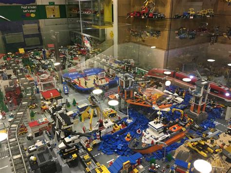 Для чего нужно хранилище на заводе лего. самые интересные факты о lego