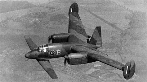 The Wwii Tandem Winged And Twin Engined British Experimental Plane