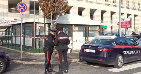 Sparatoria A Roma Durante Una Riunione Di Condominio Tre Morti E Un