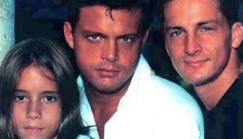 Los Hermanos De Luis Miguel Tienen Una Relación Cercana Y Una Foto